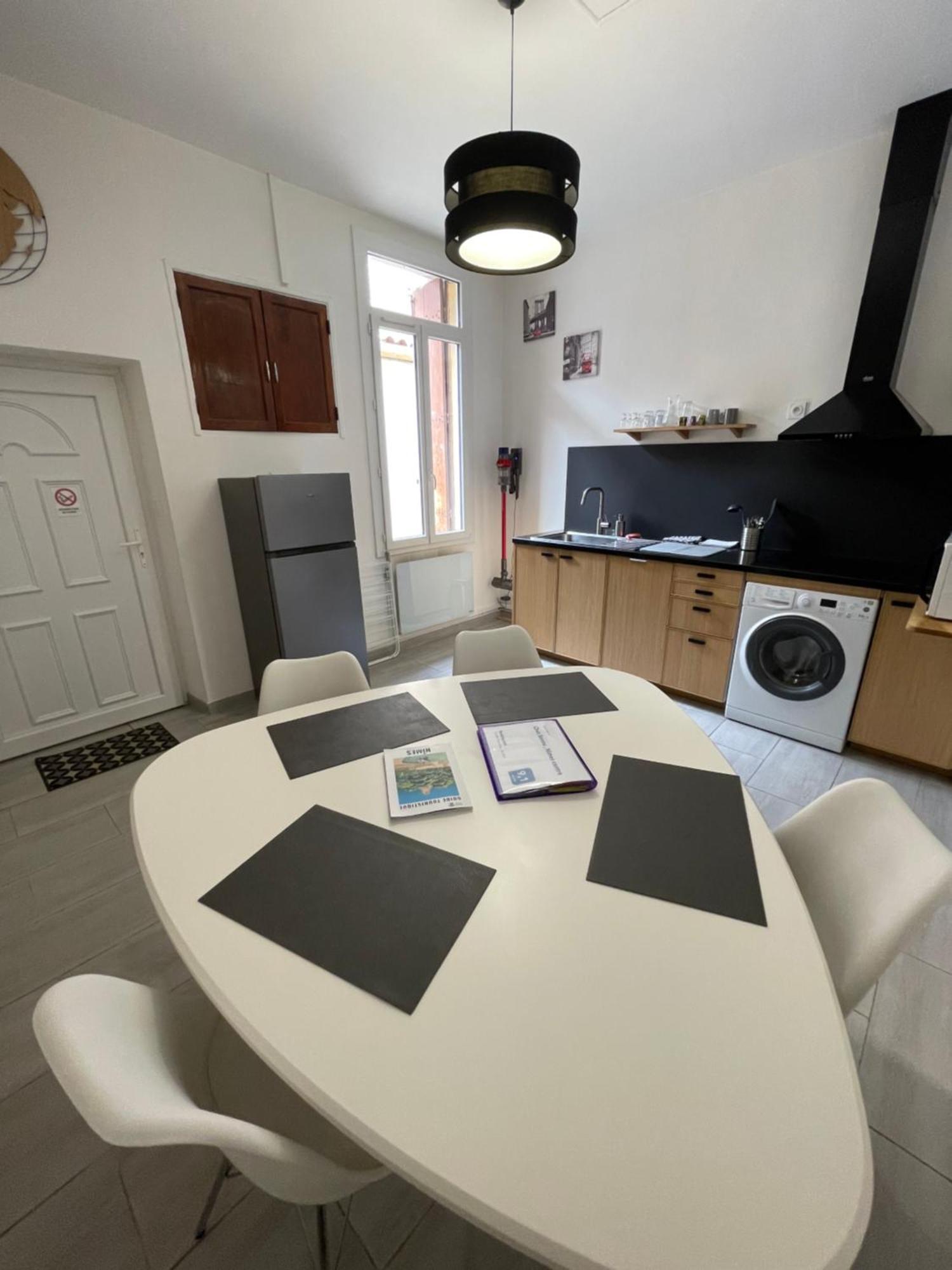 Chez Sonou , Nimes Centre Apartment Екстериор снимка